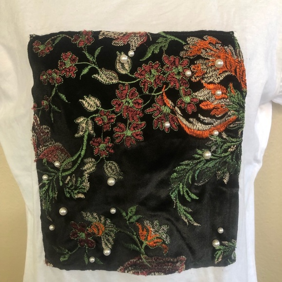 Zara W / B Velvet Patch Embroidered Floral and Pearls Details Short Sleeves Top - Picture 4 of 9